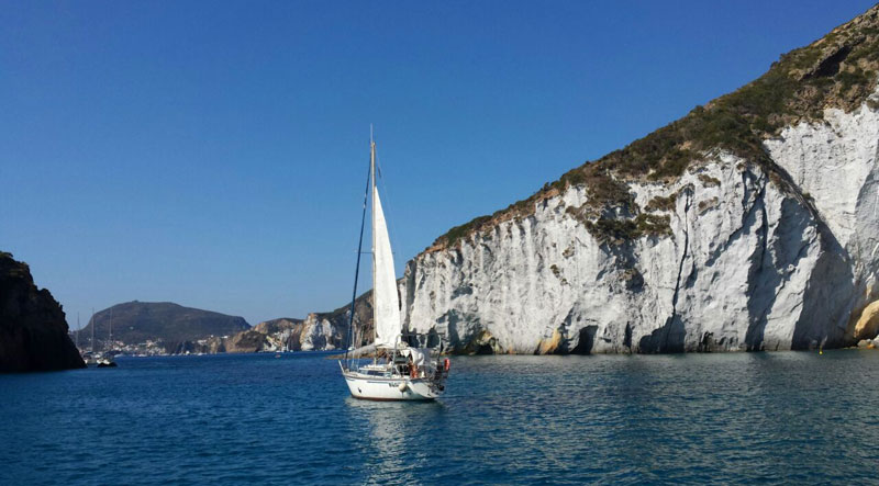 vista dalla barca di Ponza